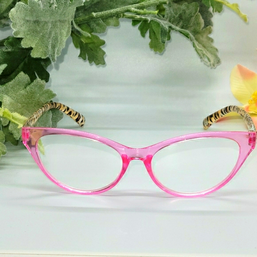 Betsey Johnson Cateye Reader - Picture 4 of 5